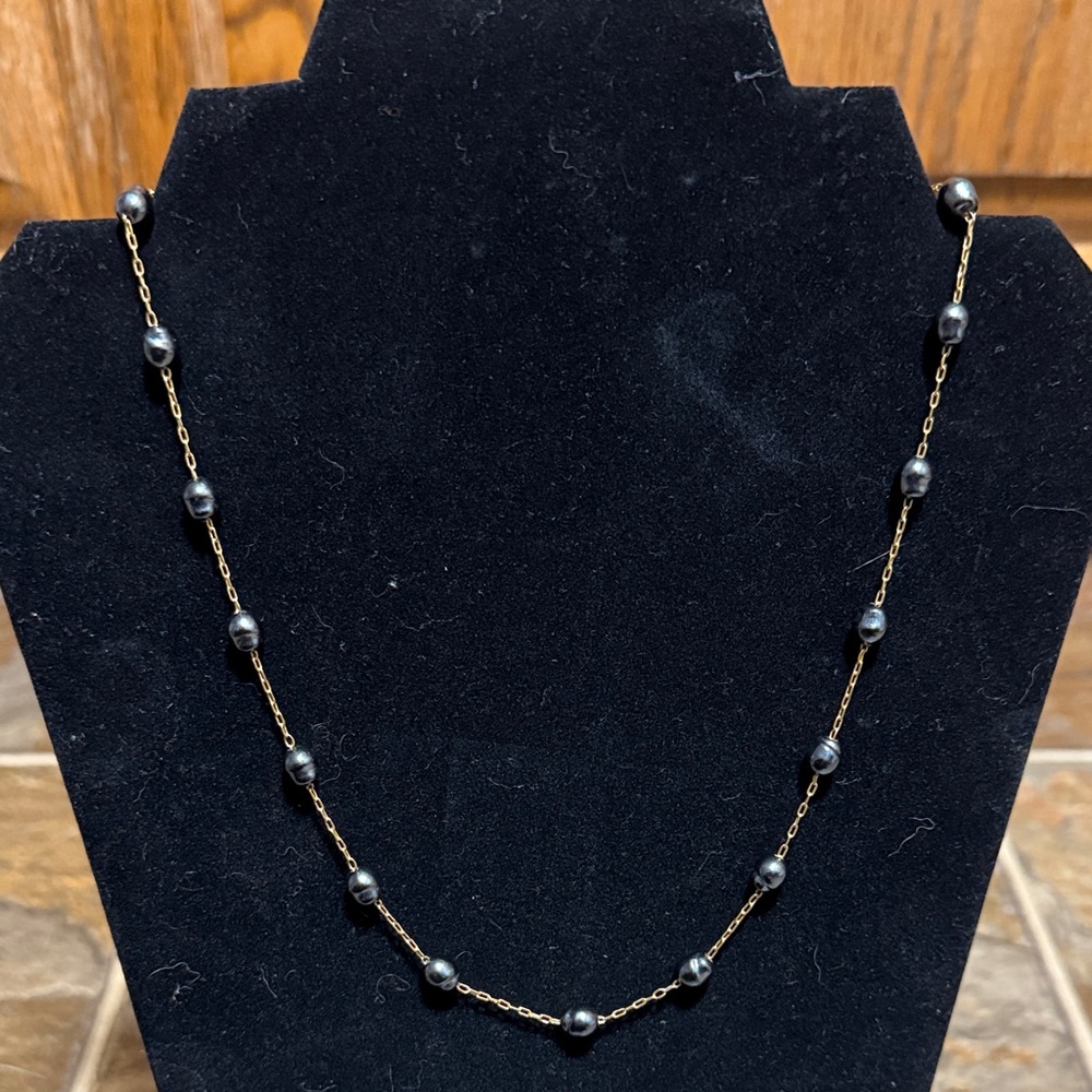 Avon Black and Gold Beaded Vintage Necklace